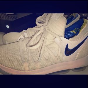 Kds Basketball shoes